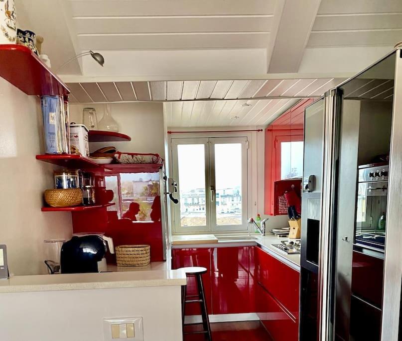 Appartement Penthouse In The Sky With 30 Sqm Terrace Station Milaan